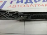 Поводок стеклоочистителя (Поводок дворника) правый Mitsubishi Carisma