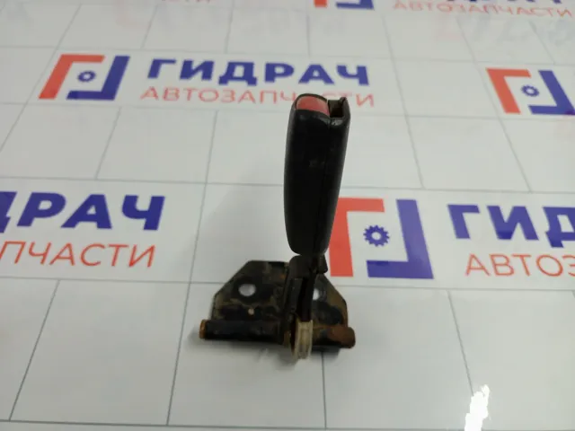 Ответная часть ремня безопасности Mitsubishi Carisma