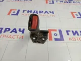 Ответная часть ремня безопасности Mitsubishi Carisma
