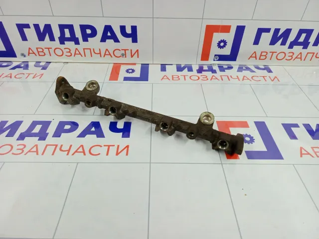 Топливная рампа (топливная рейка) Mitsubishi Carisma
