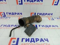 Патрубок воздушного фильтра Mitsubishi Carisma MR235320