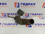 Патрубок воздушного фильтра Mitsubishi Carisma MR235320