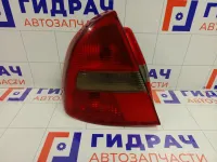 Фонарь задний наружный левый Mitsubishi Carisma