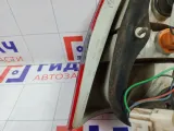 Фонарь задний наружный левый Mitsubishi Carisma