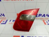 Фонарь задний внутренний правый Mitsubishi Carisma