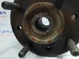 Кулак поворотный передний правый Mitsubishi Carisma