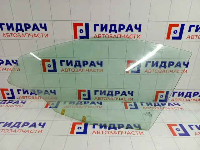 Стекло двери передней левой Mitsubishi Carisma