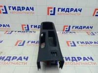 Консоль центральная Mitsubishi Colt MR753194