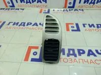 Дефлектор воздушный правый Mitsubishi Colt MR748147