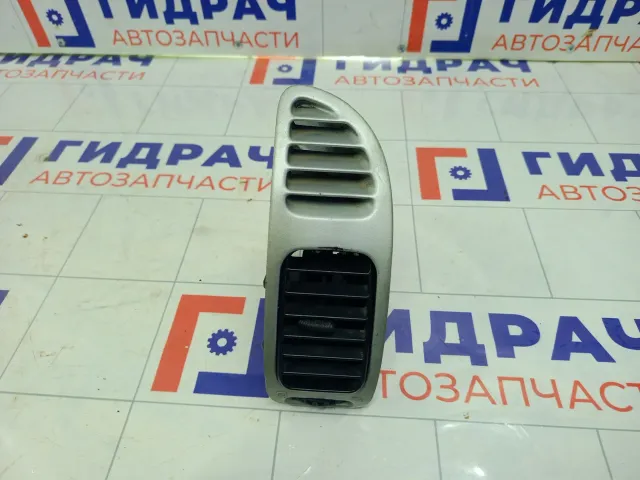 Дефлектор воздушный правый Mitsubishi Colt MR748147