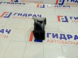 Дефлектор воздушный правый Mitsubishi Colt MR748147