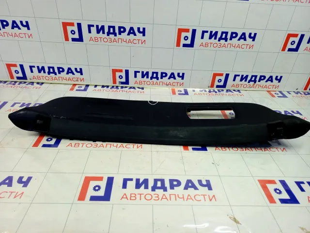 Обшивка багажника на крышку Mitsubishi Colt MR785247