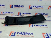 Обшивка багажника на заднюю панель Mitsubishi Colt MR748312