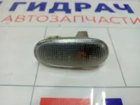 Повторитель на крыло Mitsubishi Colt MR442389