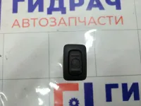 Кнопка противотуманных фар Mitsubishi Colt MR381924