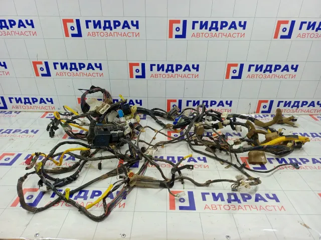 Блок предохранителей Mitsubishi Colt MR19457
