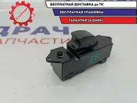 Кнопка стеклоподъемника передняя правая Mitsubishi L200 MR587955.