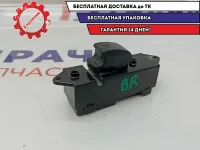 Кнопка стеклоподъемника задняя правая Mitsubishi L200 MR587956.