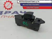 Кнопка стеклоподъемника задняя левая Mitsubishi L200 MR587957.