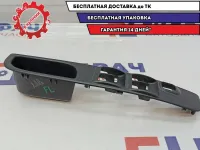 Накладка блока управления стеклоподъемниками Mitsubishi L200 MN123949HA. Царапины.