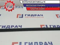 Уплотнитель стекла двери передней правой Mitsubishi L200 MN117618. Внутренний.
