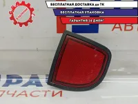 Отражатель задний правый Mitsubishi L200 8355A016. Дефект.