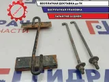 Крепление аккумулятора Mitsubishi L200 MR461680. 8201A102.