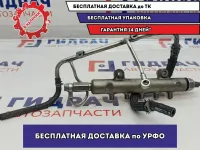 Рейка топливная Mitsubishi L200 1465A034. Сломана фишка датчика.