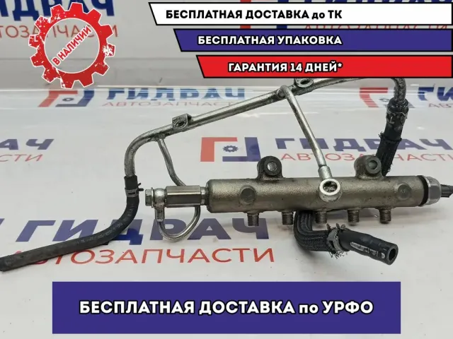 Рейка топливная Mitsubishi L200 1465A034. Сломана фишка датчика.