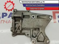 Кронштейн кондиционера Mitsubishi L200 MN123630.