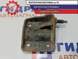 Кронштейн крепления задней рессоры Mitsubishi L200 MR992589.