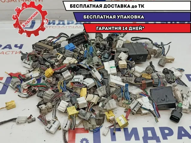 Фишка (разъем) Mitsubishi L200 .