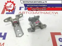 Петли двери задней правой Mitsubishi L200 . Пара.