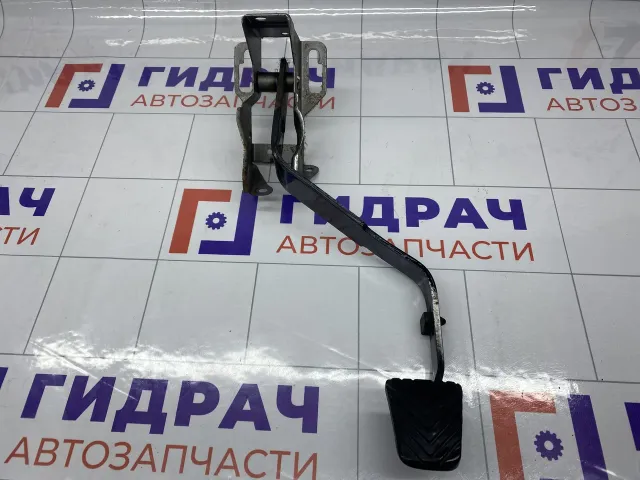 Педаль сцепления Mitsubishi Lancer MR493821