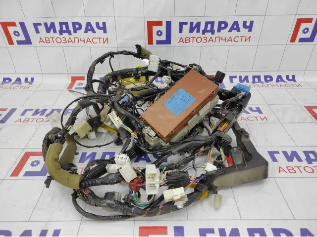 Проводка (коса) салонная Mitsubishi Lancer MR587873
