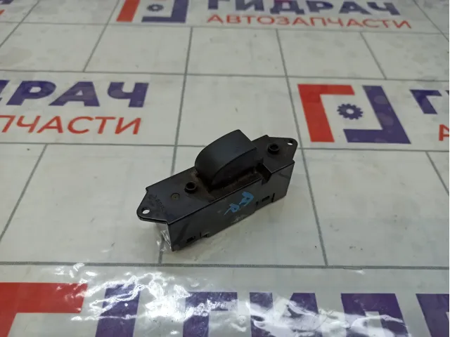 Кнопка стеклоподъемника переднего правого Mitsubishi Lancer MR587851