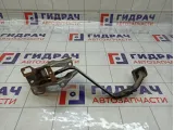 Педаль сцепления Mitsubishi Lancer MR493821