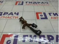 Ручка открывания лючка бензобака Mitsubishi Lancer MB402131