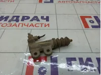 Цилиндр сцепления рабочий Mitsubishi Lancer MR980563