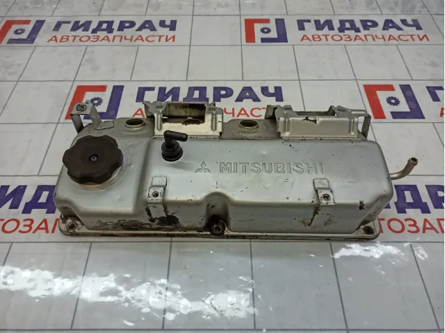 Крышка клапанная Mitsubishi Lancer MD371440
