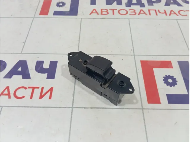 Кнопка стеклоподъемника заднего правого Mitsubishi Lancer 9 8608A100