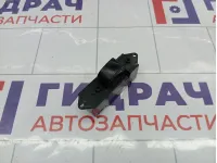 Кнопка стеклоподъемника передняя правая Mitsubishi Lancer 8608A099
