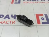 Кнопка стеклоподъемника переднего правого Mitsubishi Lancer X 8608A065