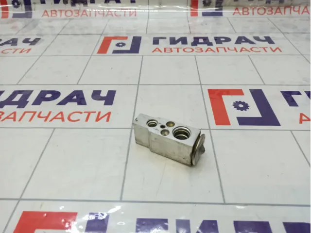Клапан кондиционера Mitsubishi Lancer X 7810A126