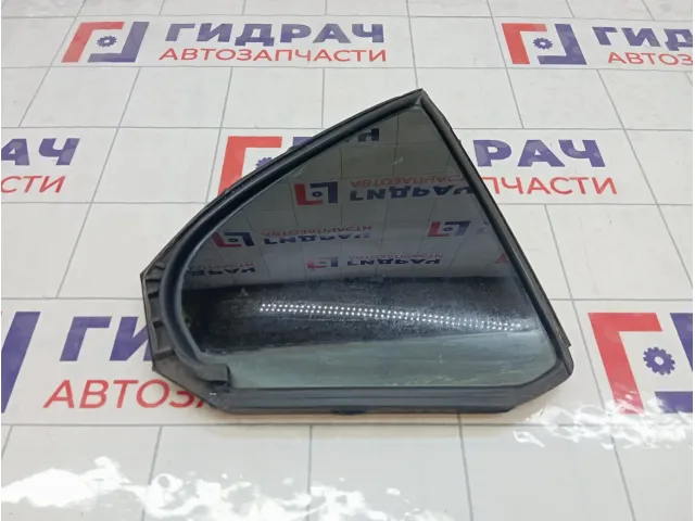 Стекло двери задней правой Mitsubishi Lancer 5740A018