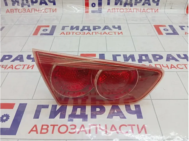 Фонарь задний внутренний левый Mitsubishi Lancer 8337A063
