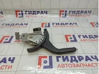 Рычаг, педаль стояночного тормоза Mitsubishi Lancer