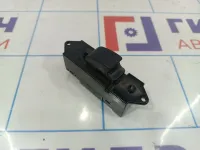 Кнопка стеклоподъемника задняя правая Mitsubishi Lancer 9 (CS) MR587879