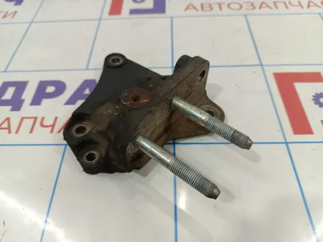 Кронштейн двигателя правый Mitsubishi Lancer X (CY) 1091A131
