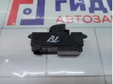 Кнопка стеклоподъемника задняя левая Mitsubishi Outlander 8608A063